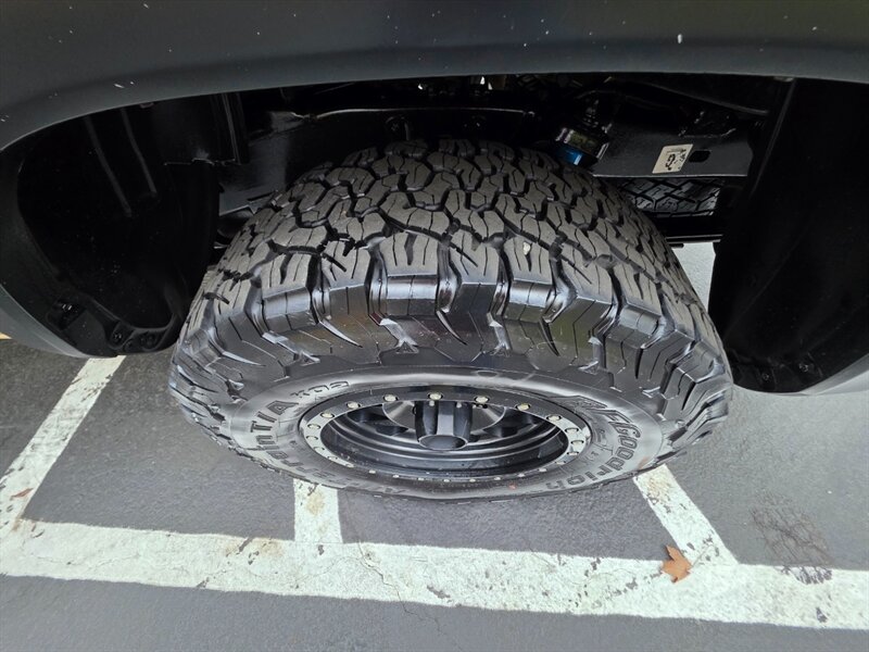 2017 Toyota Tacoma 6-SPEED V6 TRD / DIFF LOCK / BF GOODRICH / LIFTED / METHOD WHEELS / MATCHING CANOPY / MANUAL TRANSMISSION - Photo 34 - Portland, OR 97217