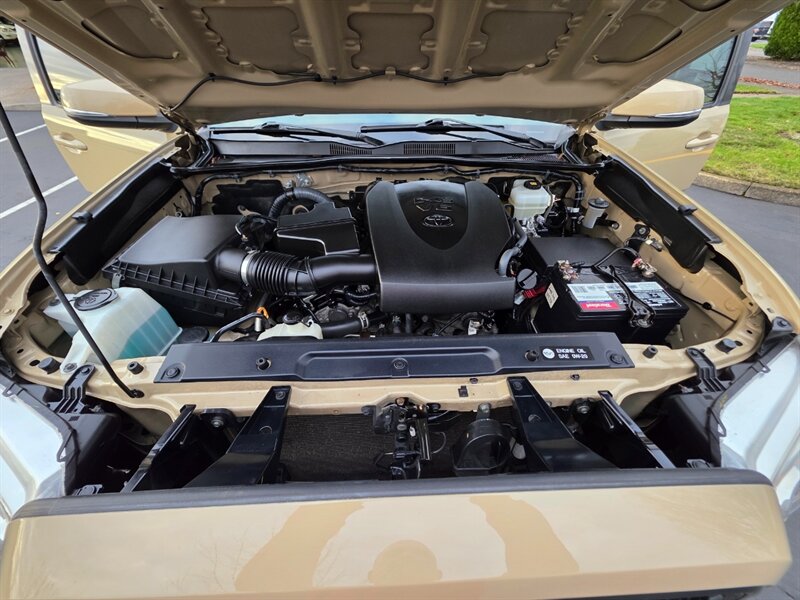 2017 Toyota Tacoma 6-SPEED V6 TRD / DIFF LOCK / BF GOODRICH / LIFTED / METHOD WHEELS / MATCHING CANOPY / MANUAL TRANSMISSION - Photo 31 - Portland, OR 97217