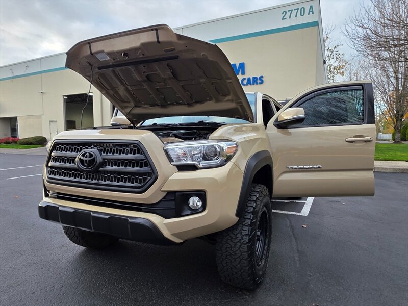 2017 Toyota Tacoma 6-SPEED V6 TRD / DIFF LOCK / BF GOODRICH / LIFTED / METHOD WHEELS / MATCHING CANOPY / MANUAL TRANSMISSION - Photo 25 - Portland, OR 97217