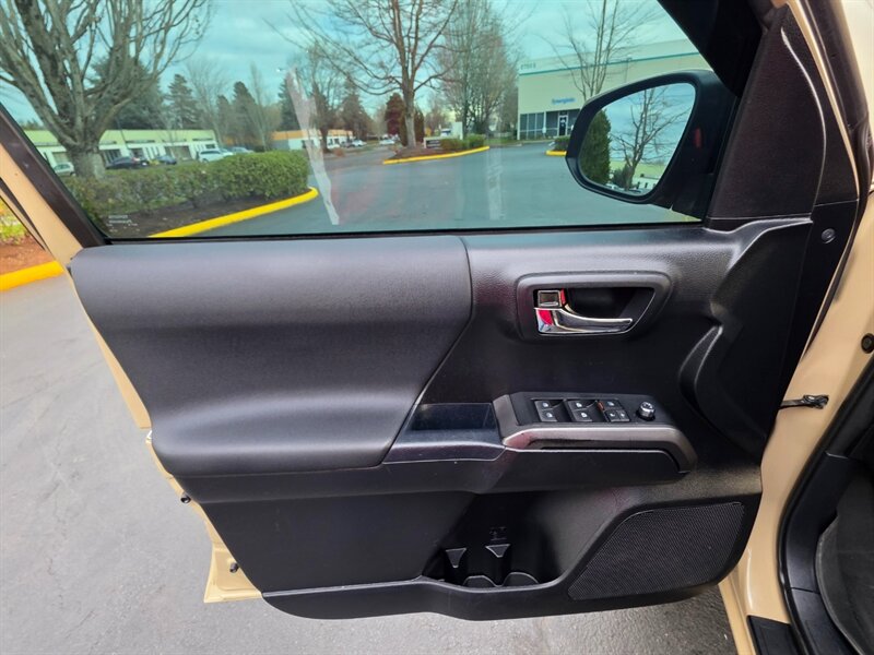 2017 Toyota Tacoma 6-SPEED V6 TRD / DIFF LOCK / BF GOODRICH / LIFTED / METHOD WHEELS / MATCHING CANOPY / MANUAL TRANSMISSION - Photo 43 - Portland, OR 97217