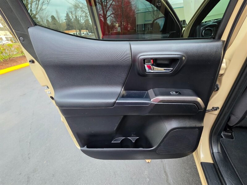 2017 Toyota Tacoma 6-SPEED V6 TRD / DIFF LOCK / BF GOODRICH / LIFTED / METHOD WHEELS / MATCHING CANOPY / MANUAL TRANSMISSION - Photo 46 - Portland, OR 97217