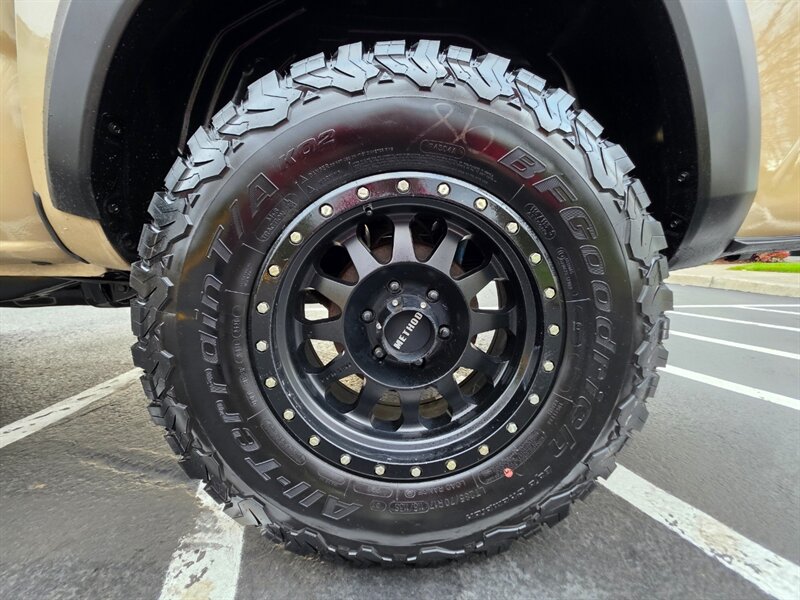 2017 Toyota Tacoma 6-SPEED V6 TRD / DIFF LOCK / BF GOODRICH / LIFTED / METHOD WHEELS / MATCHING CANOPY / MANUAL TRANSMISSION - Photo 33 - Portland, OR 97217