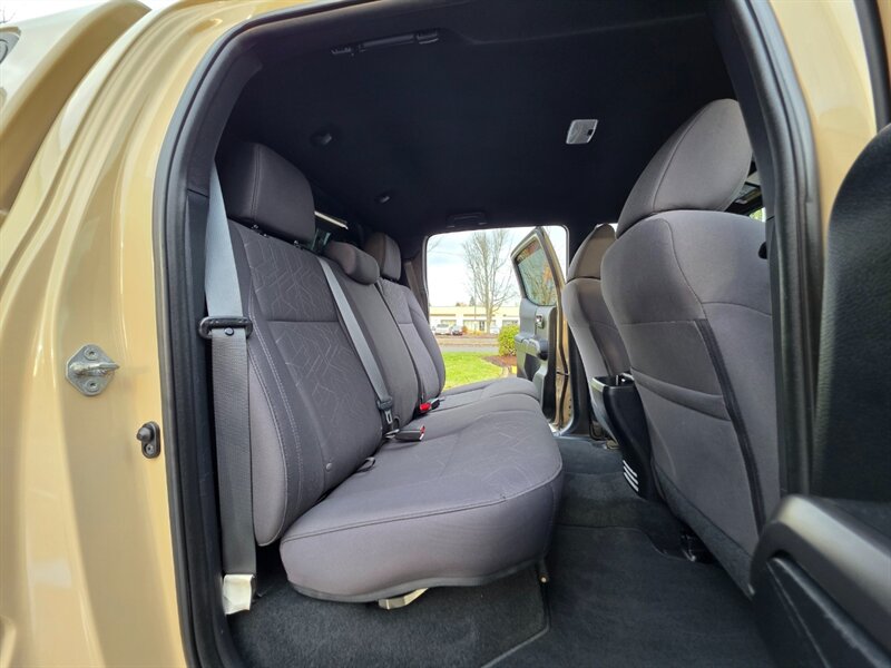 2017 Toyota Tacoma 6-SPEED V6 TRD / DIFF LOCK / BF GOODRICH / LIFTED / METHOD WHEELS / MATCHING CANOPY / MANUAL TRANSMISSION - Photo 16 - Portland, OR 97217