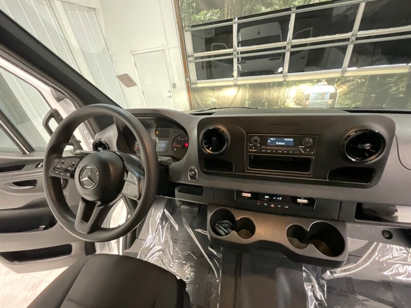 2020 Mercedes-Benz Sprinter 2500 CARGO VAN / 3.0L V6 DIESEL / 1,700 MILES  / HIGH ROOF w. 144 " WB / LIKE NEW - Photo 20 - Gladstone, OR 97027