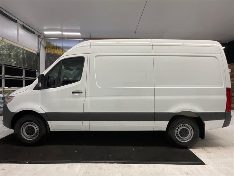 2020 Mercedes-Benz Sprinter 2500 CARGO VAN / 3.0L V6 DIESEL / 1,700 MILES  / HIGH ROOF w. 144 " WB / LIKE NEW - Photo 3 - Gladstone, OR 97027