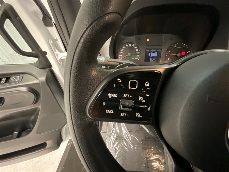 2020 Mercedes-Benz Sprinter 2500 CARGO VAN / 3.0L V6 DIESEL / 1,700 MILES  / HIGH ROOF w. 144 " WB / LIKE NEW - Photo 23 - Gladstone, OR 97027