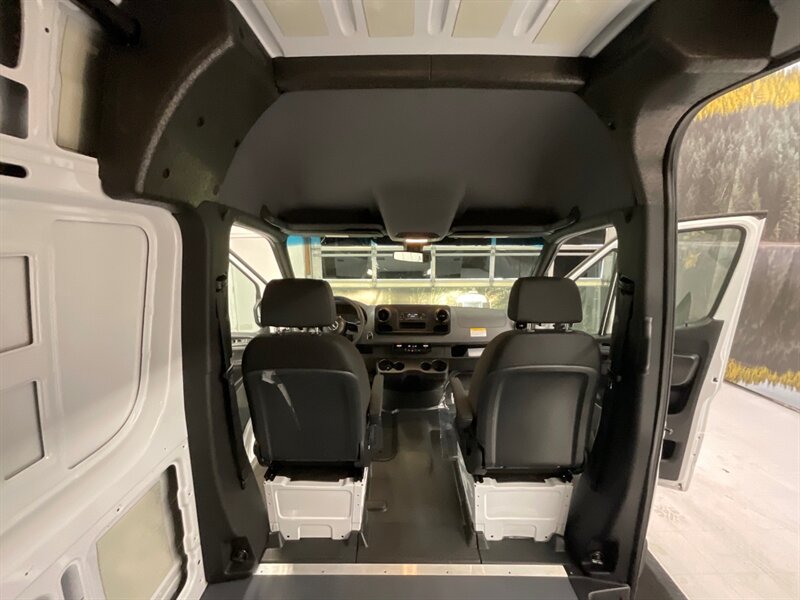 2020 Mercedes-Benz Sprinter 2500 CARGO VAN / 3.0L V6 DIESEL / 1,700 MILES  / HIGH ROOF w. 144 " WB / LIKE NEW - Photo 36 - Gladstone, OR 97027