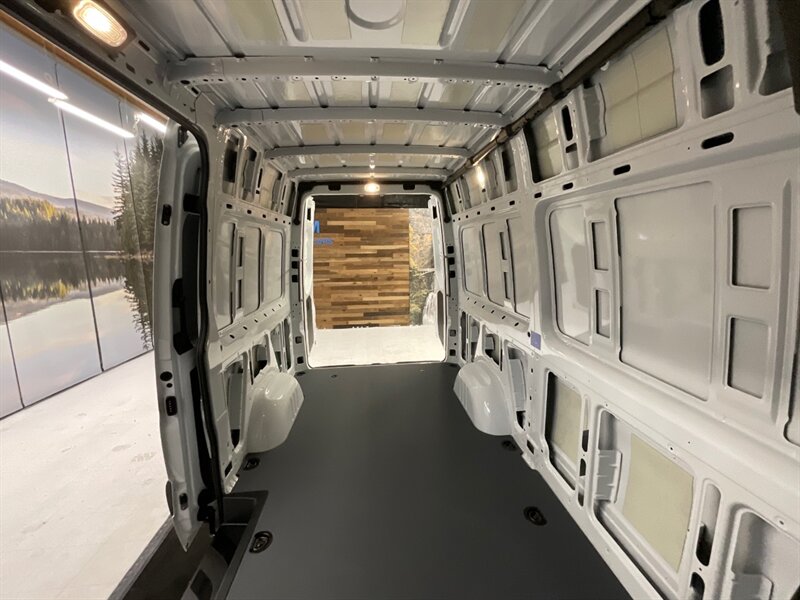 2020 Mercedes-Benz Sprinter 2500 CARGO VAN / 3.0L V6 DIESEL / 1,700 MILES  / HIGH ROOF w. 144 " WB / LIKE NEW - Photo 12 - Gladstone, OR 97027