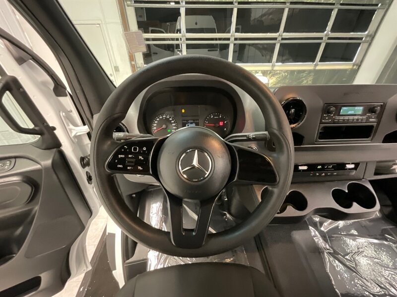 2020 Mercedes-Benz Sprinter 2500 CARGO VAN / 3.0L V6 DIESEL / 1,700 MILES  / HIGH ROOF w. 144 " WB / LIKE NEW - Photo 21 - Gladstone, OR 97027