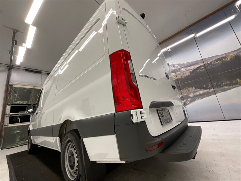 2020 Mercedes-Benz Sprinter 2500 CARGO VAN / 3.0L V6 DIESEL / 1,700 MILES  / HIGH ROOF w. 144 " WB / LIKE NEW - Photo 27 - Gladstone, OR 97027