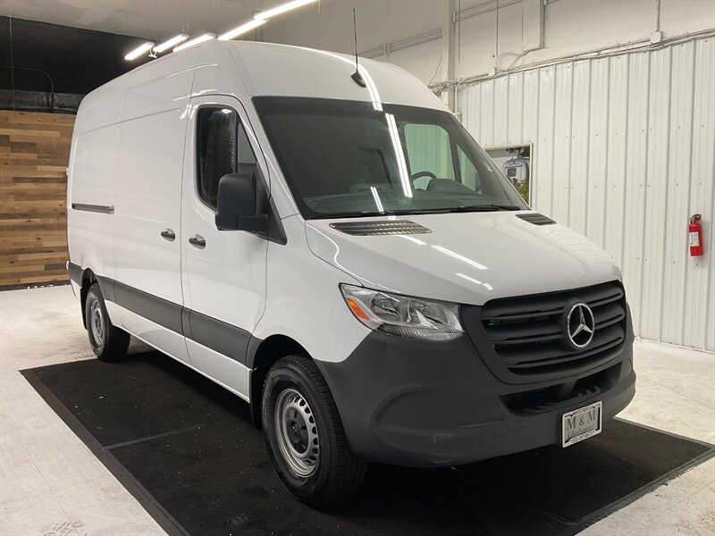 2020 Mercedes-Benz Sprinter 2500 CARGO VAN / 3.0L V6 DIESEL / 1,700 MILES  / HIGH ROOF w. 144 " WB / LIKE NEW - Photo 2 - Gladstone, OR 97027