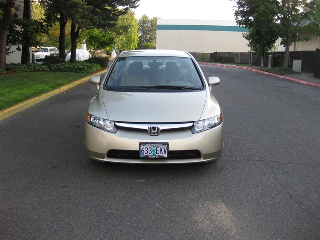 2007 Honda Civic LX 4-Door VTEC 4-Cyl Automatic   - Photo 2 - Portland, OR 97217