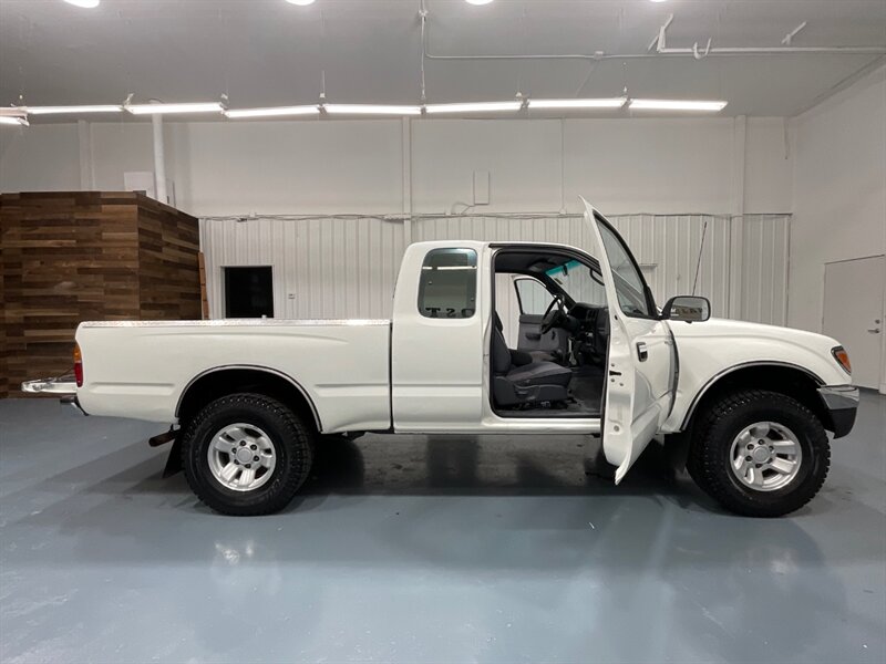 1997 Toyota Tacoma V6 Extra Cab 4X4 / 3.4L V6 / FRESH TIMING BELT SER  / ZERO RUST - Photo 31 - Gladstone, OR 97027