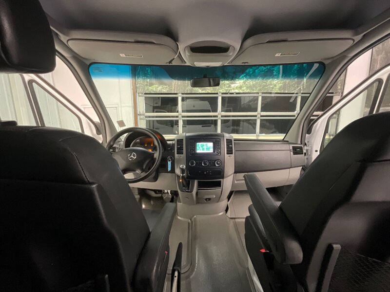 2014 Mercedes-Benz Sprinter 2500 Passenger 3.0L V6 DIESEL / High Roof 170 " WB  / 12-Passenger w. CARGO AREA / Navigation & Backup Camera / HIGHROOF & 170 " WB / BRAND NEW TIRES - Photo 32 - Gladstone, OR 97027