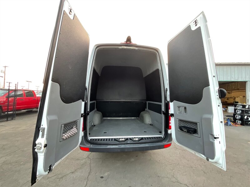 2014 Mercedes-Benz Sprinter 2500 Passenger 3.0L V6 DIESEL / High Roof 170 " WB  / 12-Passenger w. CARGO AREA / Navigation & Backup Camera / HIGHROOF & 170 " WB / BRAND NEW TIRES - Photo 28 - Gladstone, OR 97027