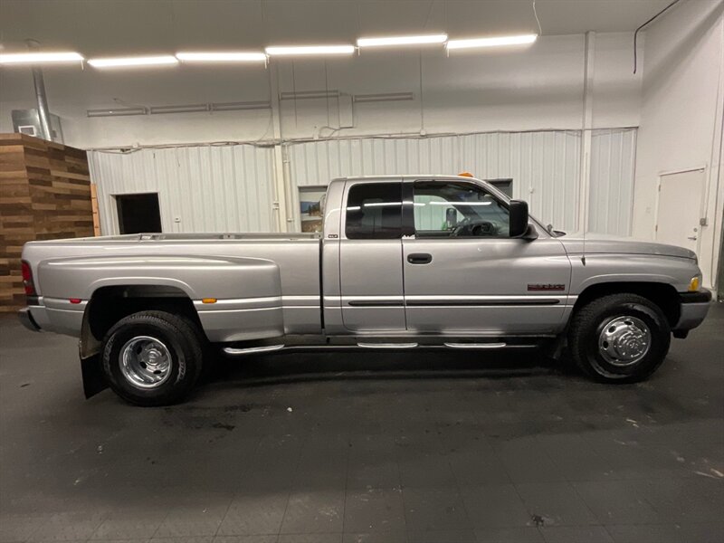 2001 Dodge Ram 3500 SLT DRW / 6 SPEED MANUAL / 5.9L DIESEL / LOW MILE  4Dr QUAD CAB / BRAND NEW TIRES / LOCAL / RUST FREE / EXCELLENT SHAPE !! - Photo 3 - Gladstone, OR 97027