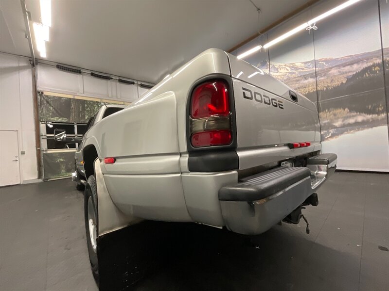 2001 Dodge Ram 3500 SLT DRW / 6 SPEED MANUAL / 5.9L DIESEL / LOW MILE  4Dr QUAD CAB / BRAND NEW TIRES / LOCAL / RUST FREE / EXCELLENT SHAPE !! - Photo 12 - Gladstone, OR 97027