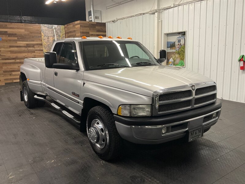 2001 Dodge Ram 3500 SLT DRW / 6 SPEED MANUAL / 5.9L DIESEL / LOW MILE  4Dr QUAD CAB / BRAND NEW TIRES / LOCAL / RUST FREE / EXCELLENT SHAPE !! - Photo 2 - Gladstone, OR 97027