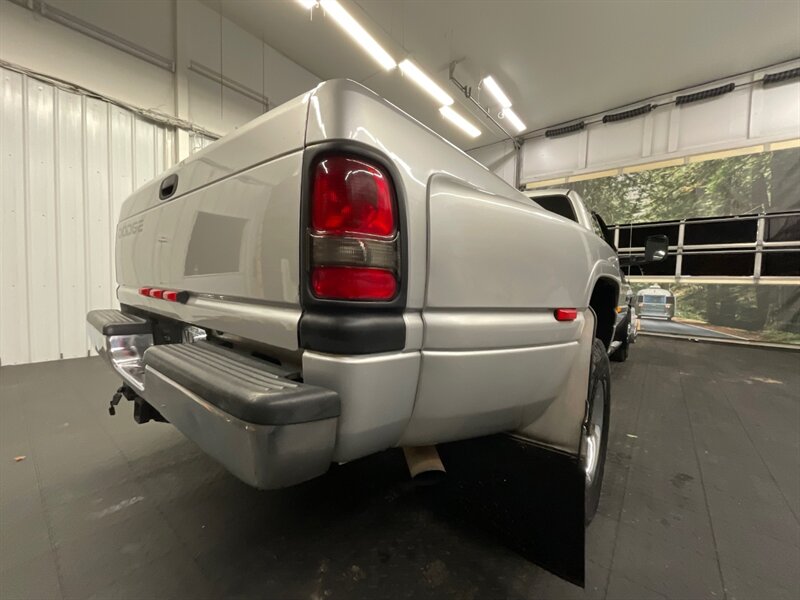 2001 Dodge Ram 3500 SLT DRW / 6 SPEED MANUAL / 5.9L DIESEL / LOW MILE  4Dr QUAD CAB / BRAND NEW TIRES / LOCAL / RUST FREE / EXCELLENT SHAPE !! - Photo 11 - Gladstone, OR 97027