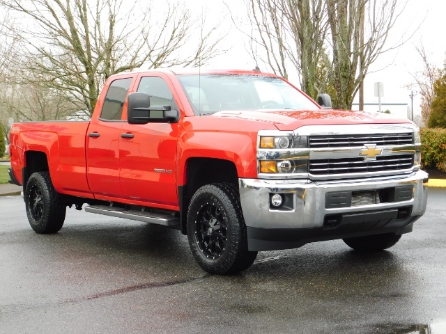 2015 Chevrolet Silverado 2500 LT Z71 / 4X4 / 6.6 L DURAMAX DIESEL / Leather   - Photo 2 - Portland, OR 97217