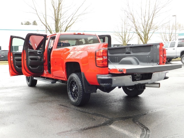 2015 Chevrolet Silverado 2500 LT Z71 / 4X4 / 6.6 L DURAMAX DIESEL / Leather   - Photo 27 - Portland, OR 97217