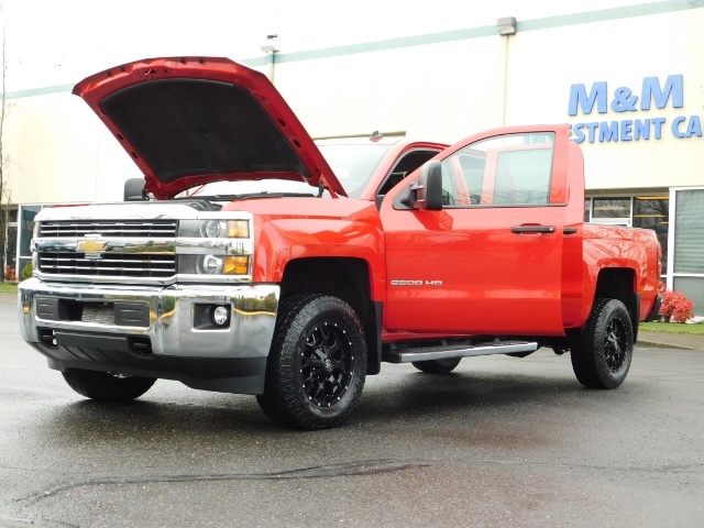 2015 Chevrolet Silverado 2500 LT Z71 / 4X4 / 6.6 L DURAMAX DIESEL / Leather   - Photo 25 - Portland, OR 97217