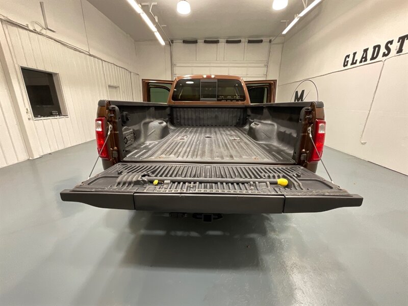2011 Ford F-350 Lariat Crew Cab 4X4/ 6.7L DIESEL / DUALLY /1-OWNER / BRAND NEW SET OF TIRES / Leather Seats / Navigation & Backup Camera / ZERO RUST - Photo 11 - Gladstone, OR 97027