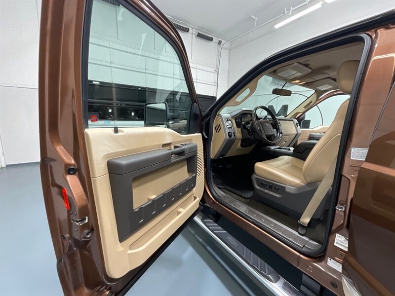 2011 Ford F-350 Lariat Crew Cab 4X4/ 6.7L DIESEL / DUALLY /1-OWNER / BRAND NEW SET OF TIRES / Leather Seats / Navigation & Backup Camera / ZERO RUST - Photo 34 - Gladstone, OR 97027