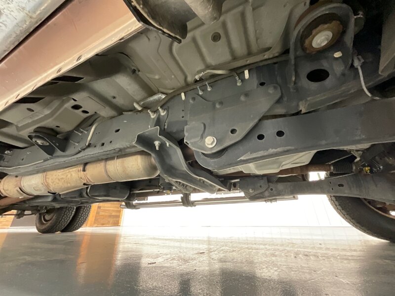 2011 Ford F-350 Lariat Crew Cab 4X4/ 6.7L DIESEL / DUALLY /1-OWNER / BRAND NEW SET OF TIRES / Leather Seats / Navigation & Backup Camera / ZERO RUST - Photo 50 - Gladstone, OR 97027