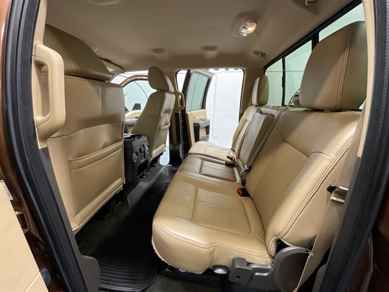 2011 Ford F-350 Lariat Crew Cab 4X4/ 6.7L DIESEL / DUALLY /1-OWNER / BRAND NEW SET OF TIRES / Leather Seats / Navigation & Backup Camera / ZERO RUST - Photo 13 - Gladstone, OR 97027