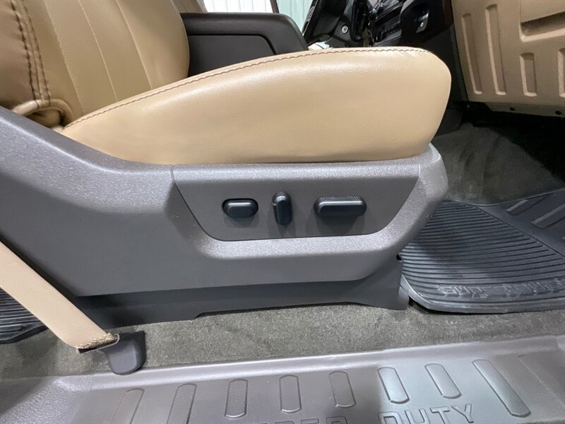 2011 Ford F-350 Lariat Crew Cab 4X4/ 6.7L DIESEL / DUALLY /1-OWNER / BRAND NEW SET OF TIRES / Leather Seats / Navigation & Backup Camera / ZERO RUST - Photo 40 - Gladstone, OR 97027