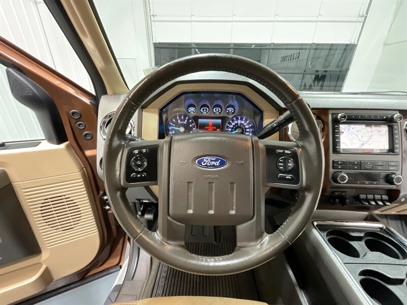 2011 Ford F-350 Lariat Crew Cab 4X4/ 6.7L DIESEL / DUALLY /1-OWNER / BRAND NEW SET OF TIRES / Leather Seats / Navigation & Backup Camera / ZERO RUST - Photo 44 - Gladstone, OR 97027