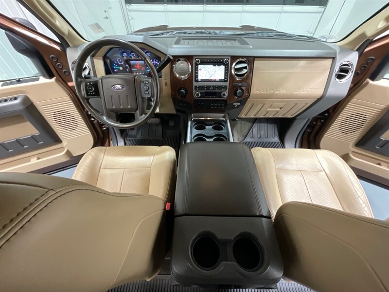 2011 Ford F-350 Lariat Crew Cab 4X4/ 6.7L DIESEL / DUALLY /1-OWNER / BRAND NEW SET OF TIRES / Leather Seats / Navigation & Backup Camera / ZERO RUST - Photo 38 - Gladstone, OR 97027