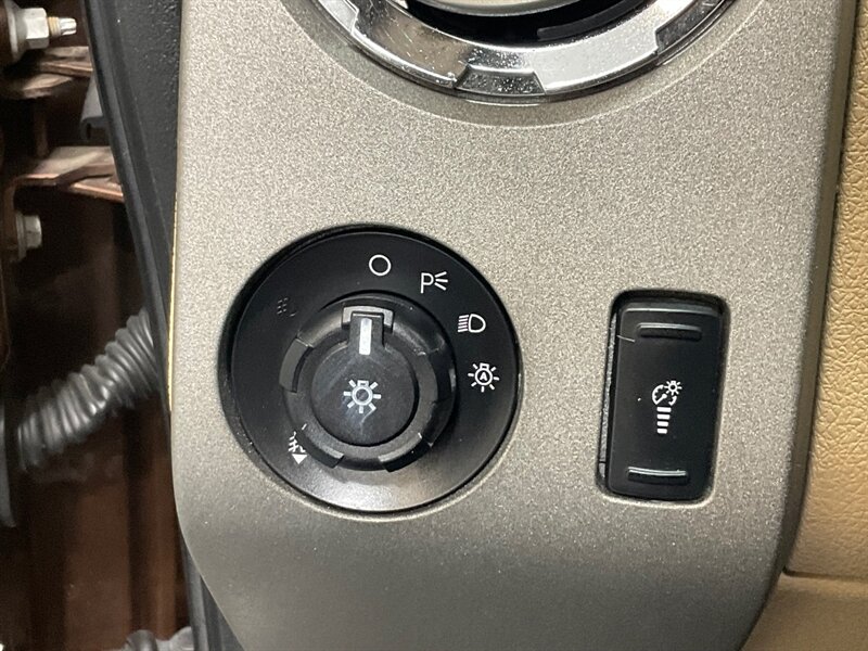 2011 Ford F-350 Lariat Crew Cab 4X4/ 6.7L DIESEL / DUALLY /1-OWNER / BRAND NEW SET OF TIRES / Leather Seats / Navigation & Backup Camera / ZERO RUST - Photo 41 - Gladstone, OR 97027