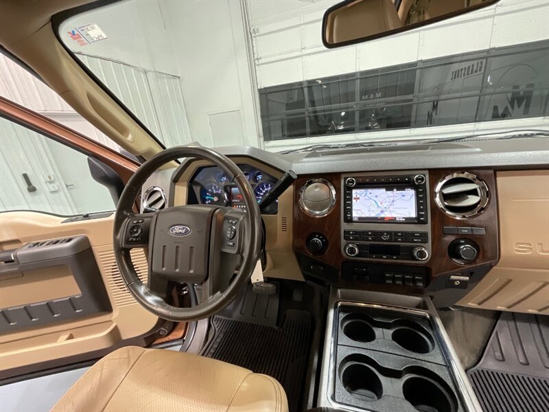 2011 Ford F-350 Lariat Crew Cab 4X4/ 6.7L DIESEL / DUALLY /1-OWNER / BRAND NEW SET OF TIRES / Leather Seats / Navigation & Backup Camera / ZERO RUST - Photo 16 - Gladstone, OR 97027
