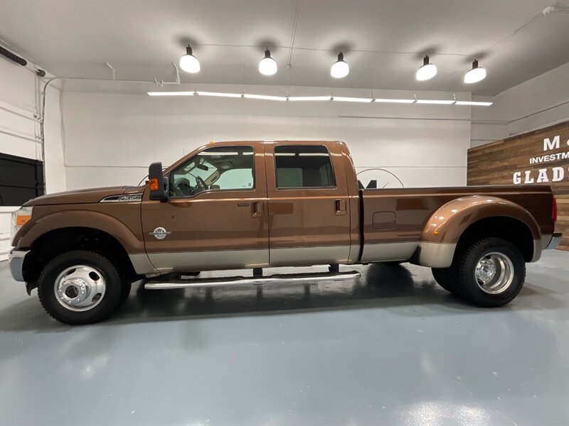 2011 Ford F-350 Lariat Crew Cab 4X4/ 6.7L DIESEL / DUALLY /1-OWNER / BRAND NEW SET OF TIRES / Leather Seats / Navigation & Backup Camera / ZERO RUST - Photo 3 - Gladstone, OR 97027