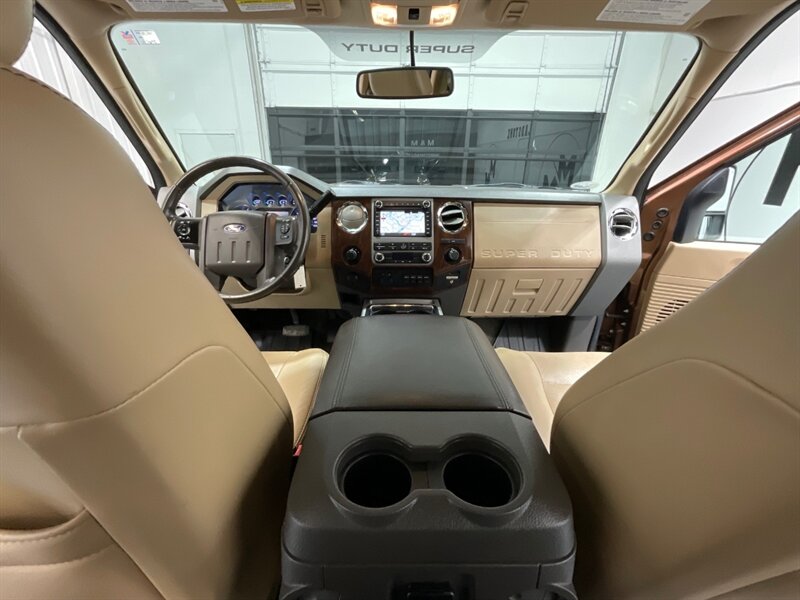 2011 Ford F-350 Lariat Crew Cab 4X4/ 6.7L DIESEL / DUALLY /1-OWNER / BRAND NEW SET OF TIRES / Leather Seats / Navigation & Backup Camera / ZERO RUST - Photo 37 - Gladstone, OR 97027