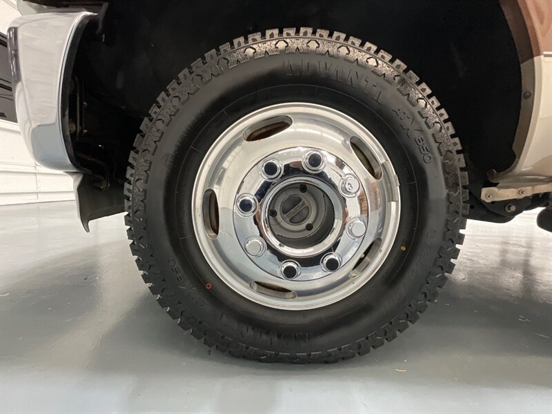 2011 Ford F-350 Lariat Crew Cab 4X4/ 6.7L DIESEL / DUALLY /1-OWNER / BRAND NEW SET OF TIRES / Leather Seats / Navigation & Backup Camera / ZERO RUST - Photo 24 - Gladstone, OR 97027