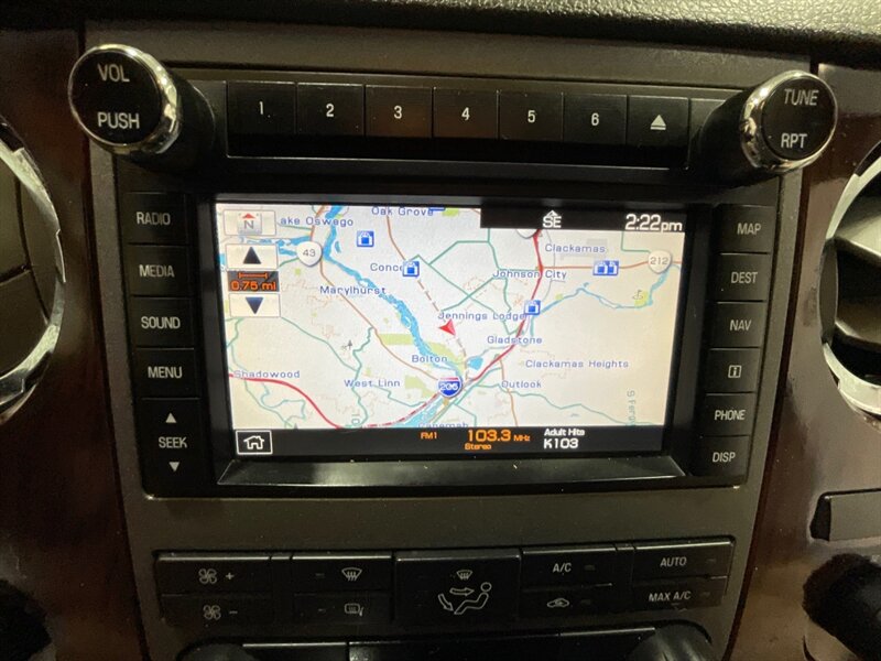 2011 Ford F-350 Lariat Crew Cab 4X4/ 6.7L DIESEL / DUALLY /1-OWNER / BRAND NEW SET OF TIRES / Leather Seats / Navigation & Backup Camera / ZERO RUST - Photo 43 - Gladstone, OR 97027