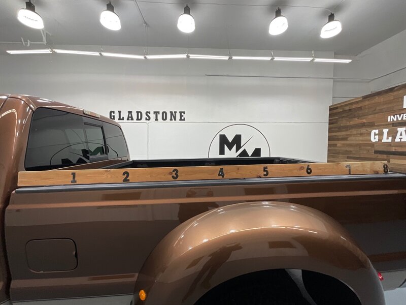 2011 Ford F-350 Lariat Crew Cab 4X4/ 6.7L DIESEL / DUALLY /1-OWNER / BRAND NEW SET OF TIRES / Leather Seats / Navigation & Backup Camera / ZERO RUST - Photo 9 - Gladstone, OR 97027