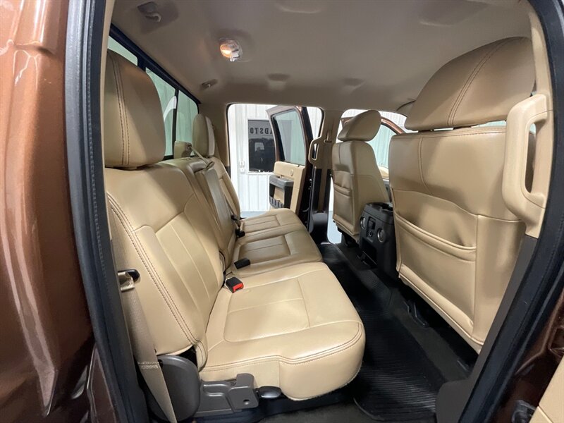 2011 Ford F-350 Lariat Crew Cab 4X4/ 6.7L DIESEL / DUALLY /1-OWNER / BRAND NEW SET OF TIRES / Leather Seats / Navigation & Backup Camera / ZERO RUST - Photo 14 - Gladstone, OR 97027