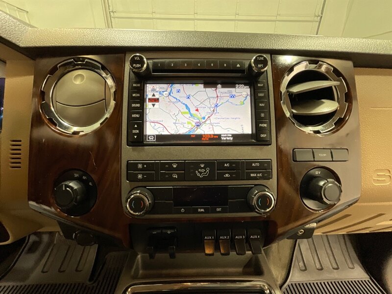 2011 Ford F-350 Lariat Crew Cab 4X4/ 6.7L DIESEL / DUALLY /1-OWNER / BRAND NEW SET OF TIRES / Leather Seats / Navigation & Backup Camera / ZERO RUST - Photo 17 - Gladstone, OR 97027