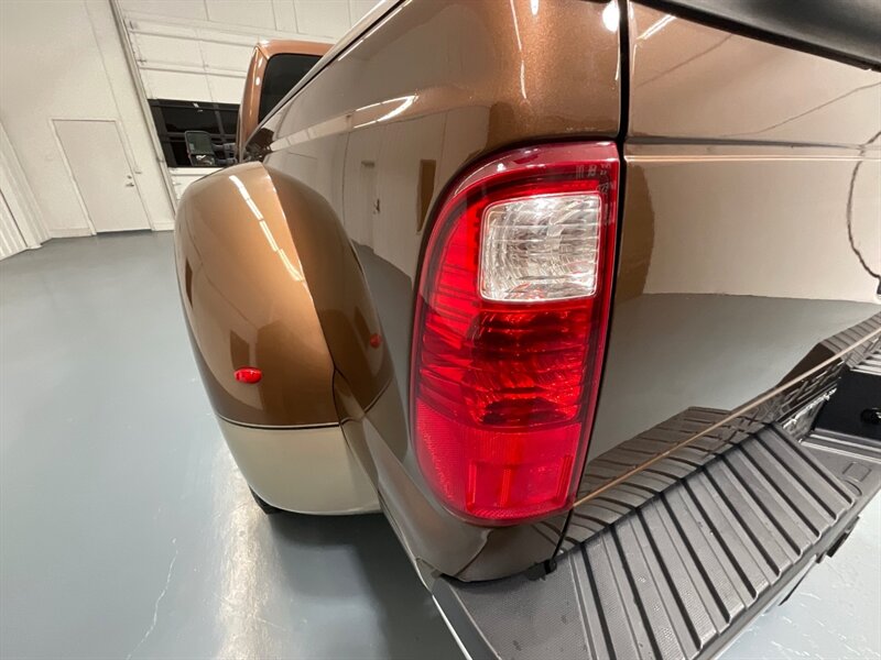 2011 Ford F-350 Lariat Crew Cab 4X4/ 6.7L DIESEL / DUALLY /1-OWNER / BRAND NEW SET OF TIRES / Leather Seats / Navigation & Backup Camera / ZERO RUST - Photo 28 - Gladstone, OR 97027