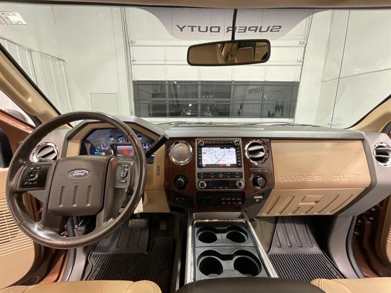 2011 Ford F-350 Lariat Crew Cab 4X4/ 6.7L DIESEL / DUALLY /1-OWNER / BRAND NEW SET OF TIRES / Leather Seats / Navigation & Backup Camera / ZERO RUST - Photo 39 - Gladstone, OR 97027