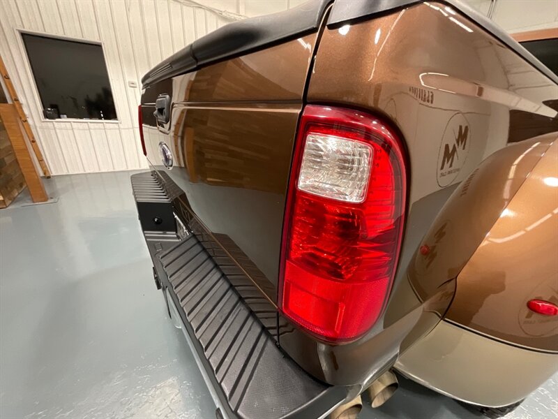 2011 Ford F-350 Lariat Crew Cab 4X4/ 6.7L DIESEL / DUALLY /1-OWNER / BRAND NEW SET OF TIRES / Leather Seats / Navigation & Backup Camera / ZERO RUST - Photo 29 - Gladstone, OR 97027