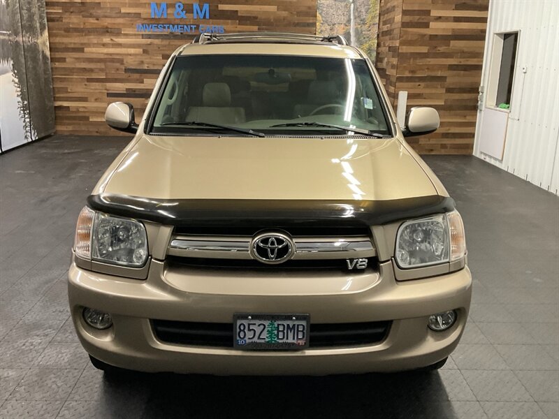 2005 Toyota Sequoia Limited Sport Utility 4X4 / Navi / 3RD ROW / CLEAN  FRESH TIMING BELT/ WATER PUMP SERVICE / Leather & Heated Seats / Navigation / CLEAN CLEAN - Photo 5 - Gladstone, OR 97027