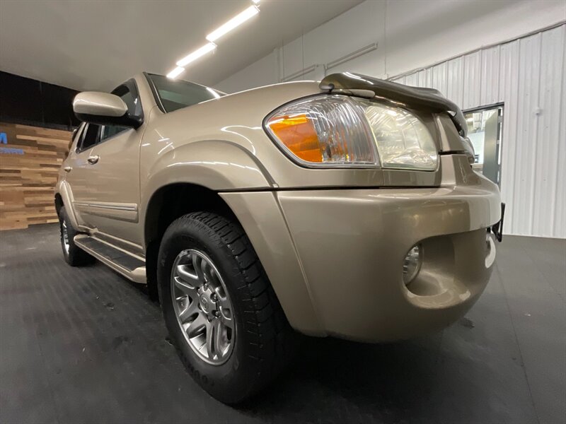 2005 Toyota Sequoia Limited Sport Utility 4X4 / Navi / 3RD ROW / CLEAN  FRESH TIMING BELT/ WATER PUMP SERVICE / Leather & Heated Seats / Navigation / CLEAN CLEAN - Photo 26 - Gladstone, OR 97027