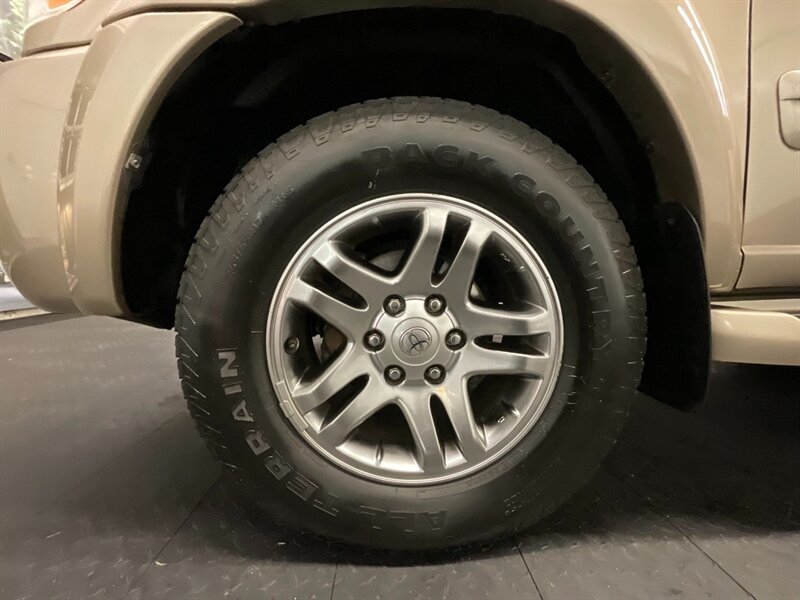 2005 Toyota Sequoia Limited Sport Utility 4X4 / Navi / 3RD ROW / CLEAN  FRESH TIMING BELT/ WATER PUMP SERVICE / Leather & Heated Seats / Navigation / CLEAN CLEAN - Photo 23 - Gladstone, OR 97027