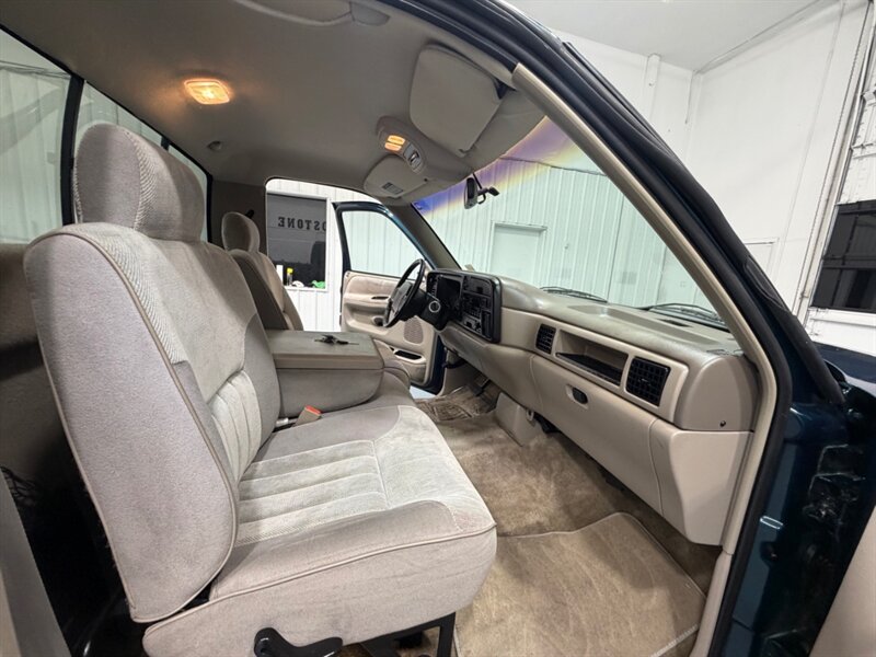 1996 Dodge Ram 1500 Laramie SLT Regular Cab 5.2L V8 /ONLY 46,000 MILES /LONG BED / ZERO RUST - Photo 13 - Gladstone, OR 97027