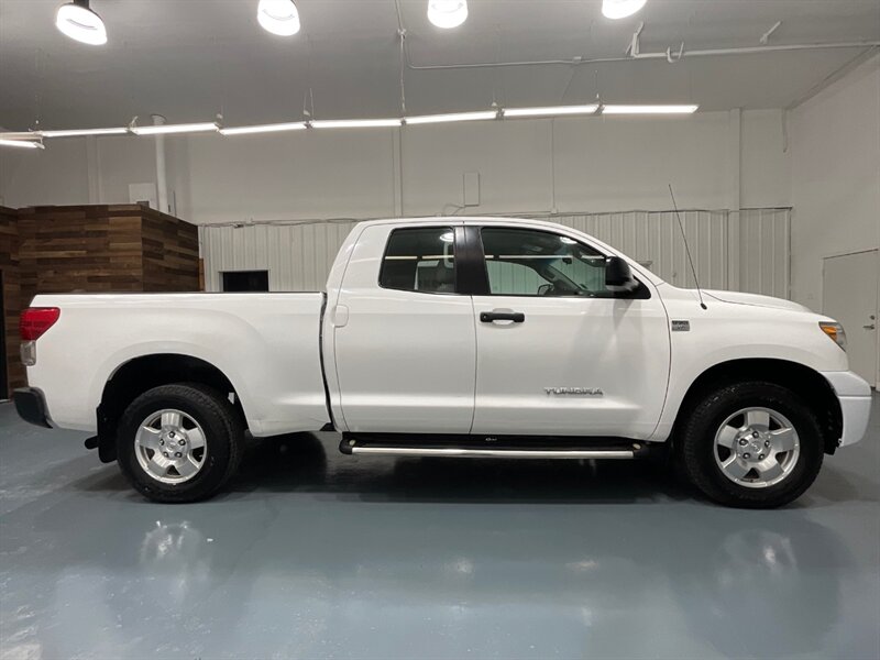 2010 Toyota Tundra Grade Double Cab 4X4 / 4.6L V8 /1-OWNER /82K MILES / ZERO RUST / Towing Pkg - Photo 4 - Gladstone, OR 97027